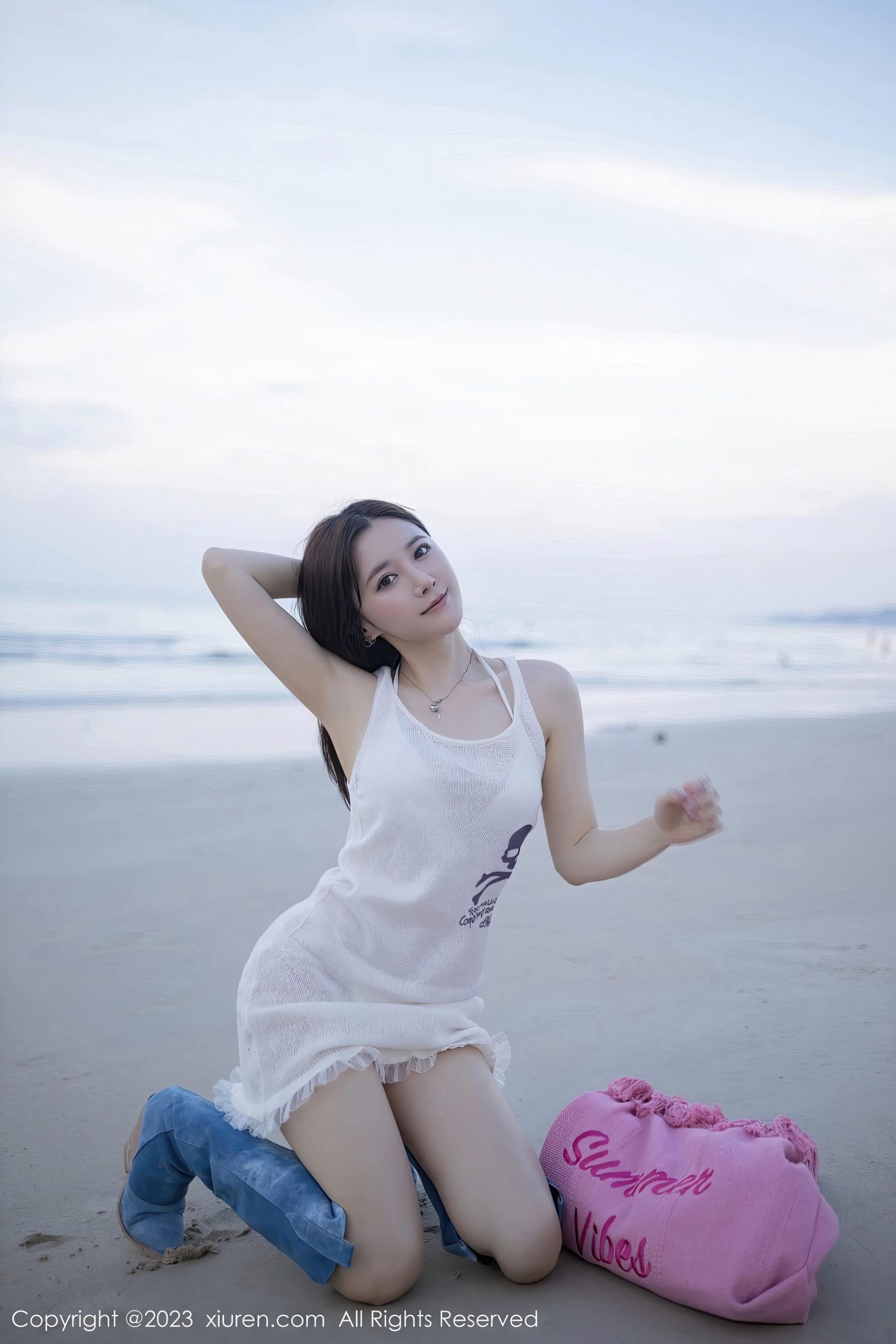 [XiuRen秀人网] No.6852 鱼子酱Fish – 比基尼+白裙巴厘岛旅拍-御萝部落