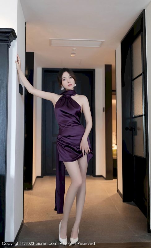 [XiuRen秀人网] No.7324 鱼子酱Fish - 紫色短裙+原色丝袜诱人写真-薇薇部落