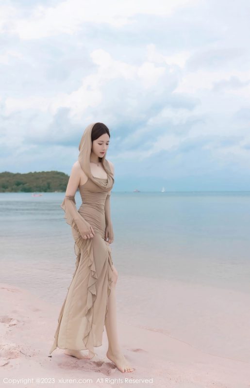 [XiuRen秀人网] No.7288 鱼子酱Fish - 连衣长裙+沙滩场景性感写真-薇薇部落