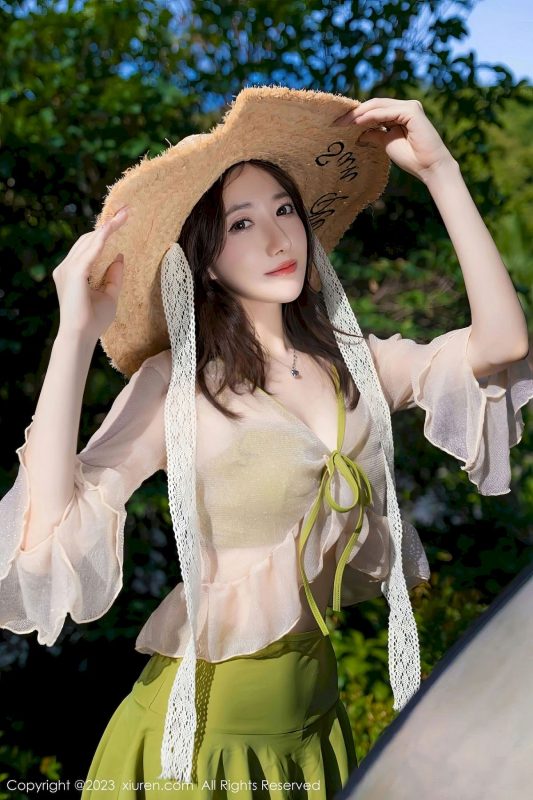 [XiuRen秀人网] No.7189 鱼子酱Fish - 果绿色服饰+泳池场景泰国旅拍-薇薇部落