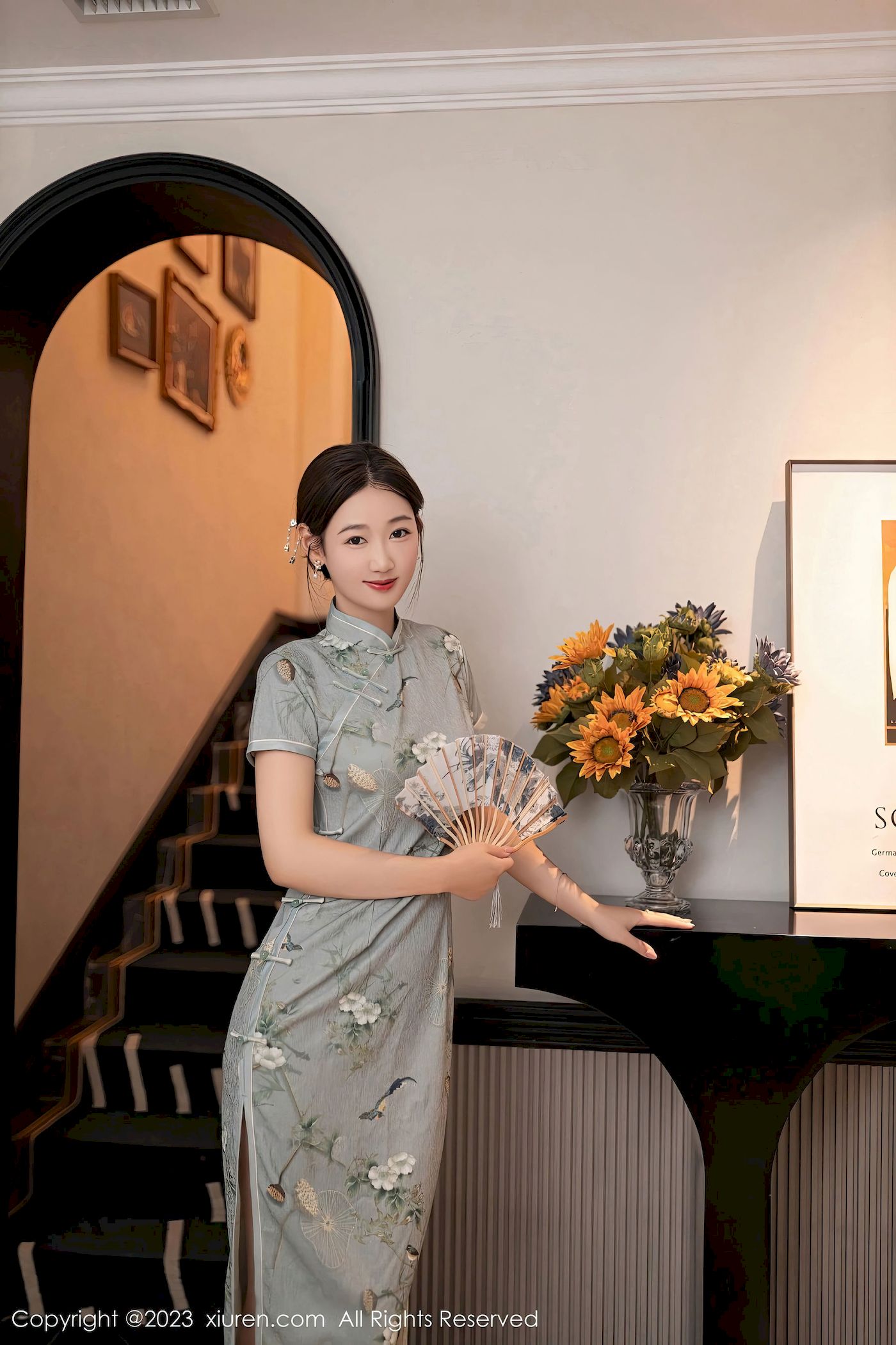 [秀人XiuRen] No.7232 唐安琪 – 旗袍服饰+原色丝袜巴厘岛旅拍-薇薇部落