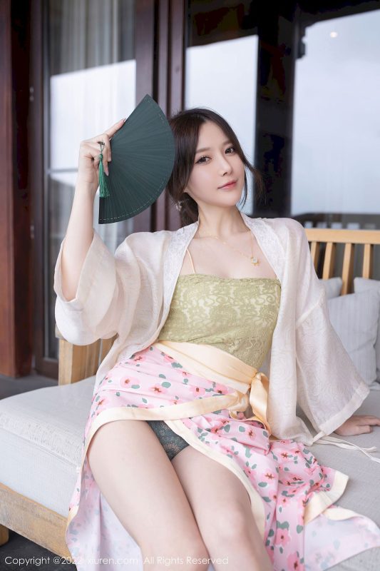 [秀人XiuRen] No.5130 模特鱼子酱Fish - 古装服饰+修长美腿云南旅拍-薇薇部落