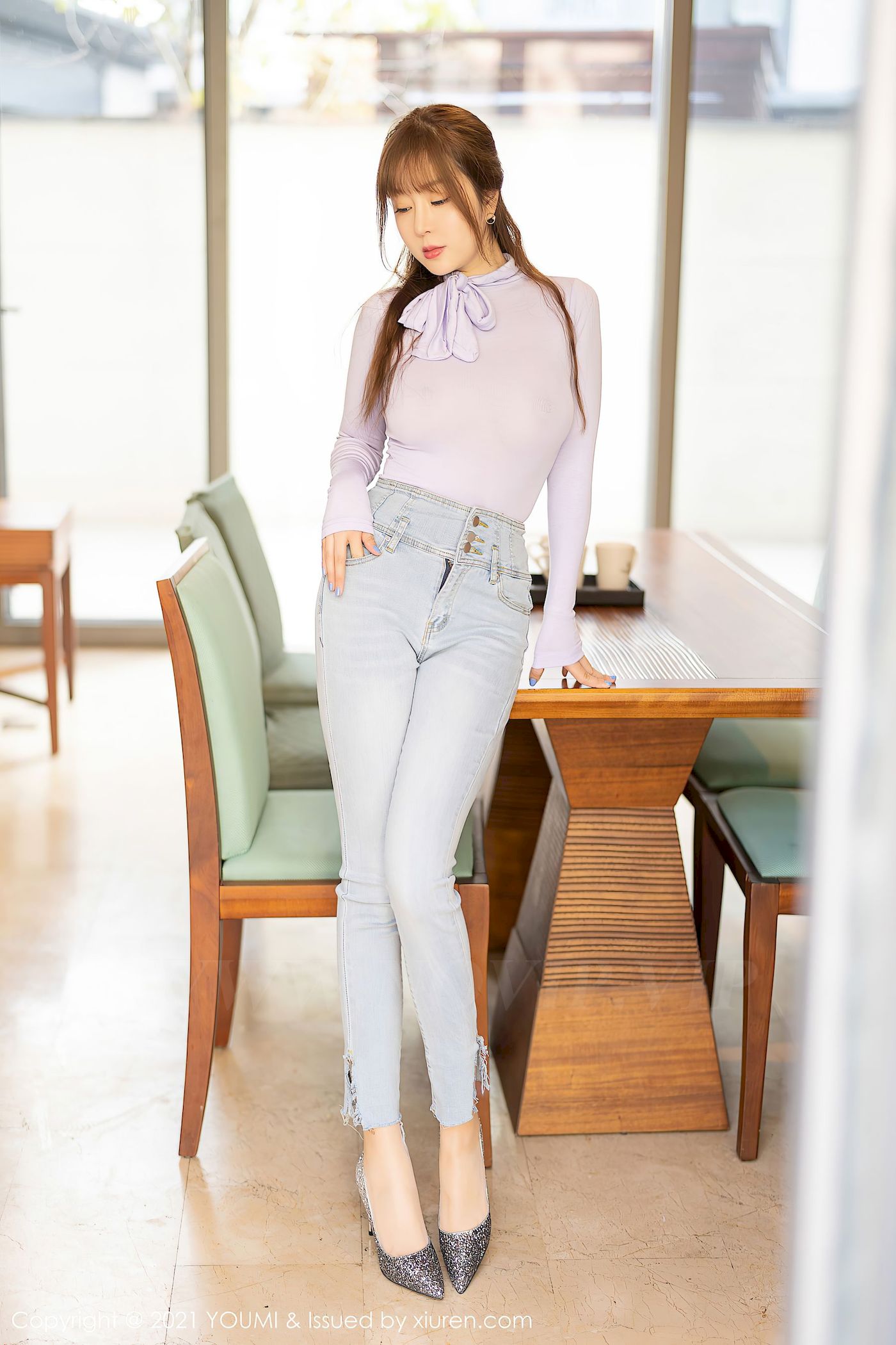 [尤蜜荟YouMi] Vol.637 女神王雨纯 – 直爽牛仔裤+朦胧丝袜三亚旅拍-薇薇部落