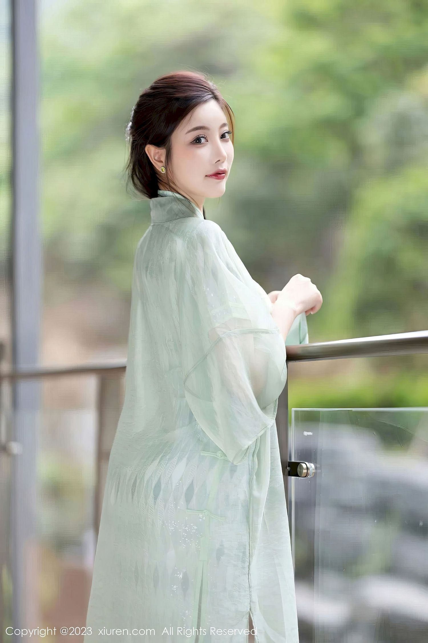 杨晨晨Yome - 淡绿旗袍+原丝美腿写真