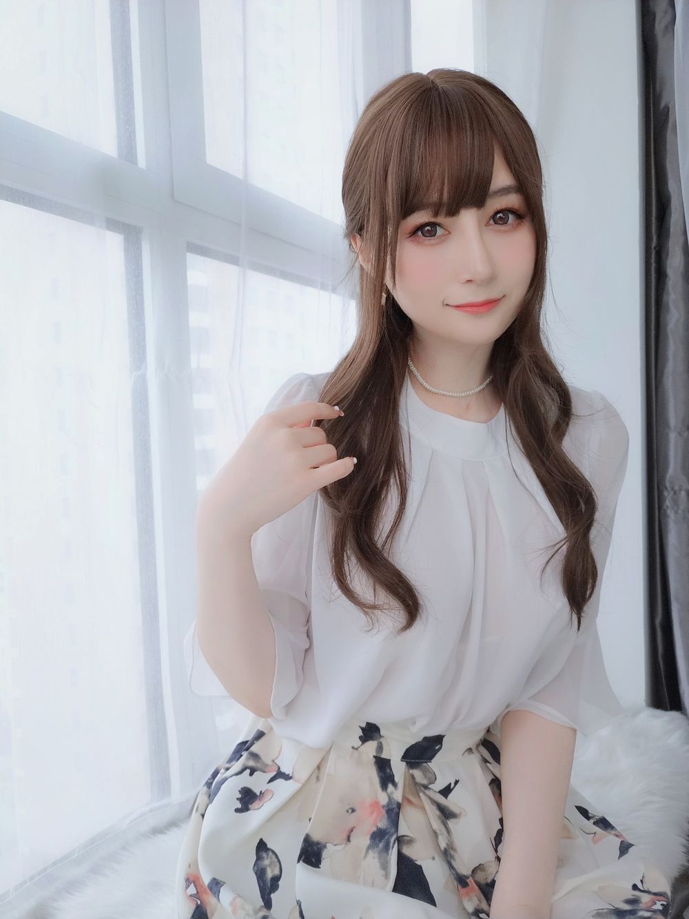 网络红人白银81丝袜美腿碎长裙粉色内衣私房系列性感写真