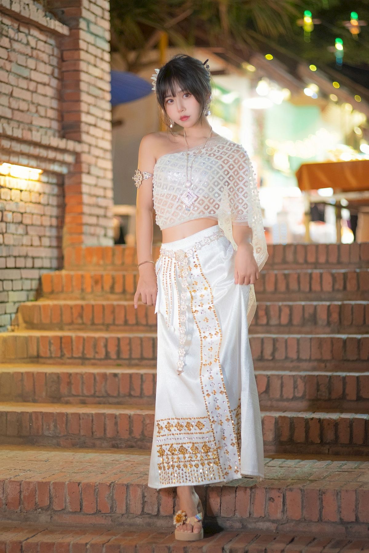 萌芽儿o0西双版纳傣族服饰户外写真