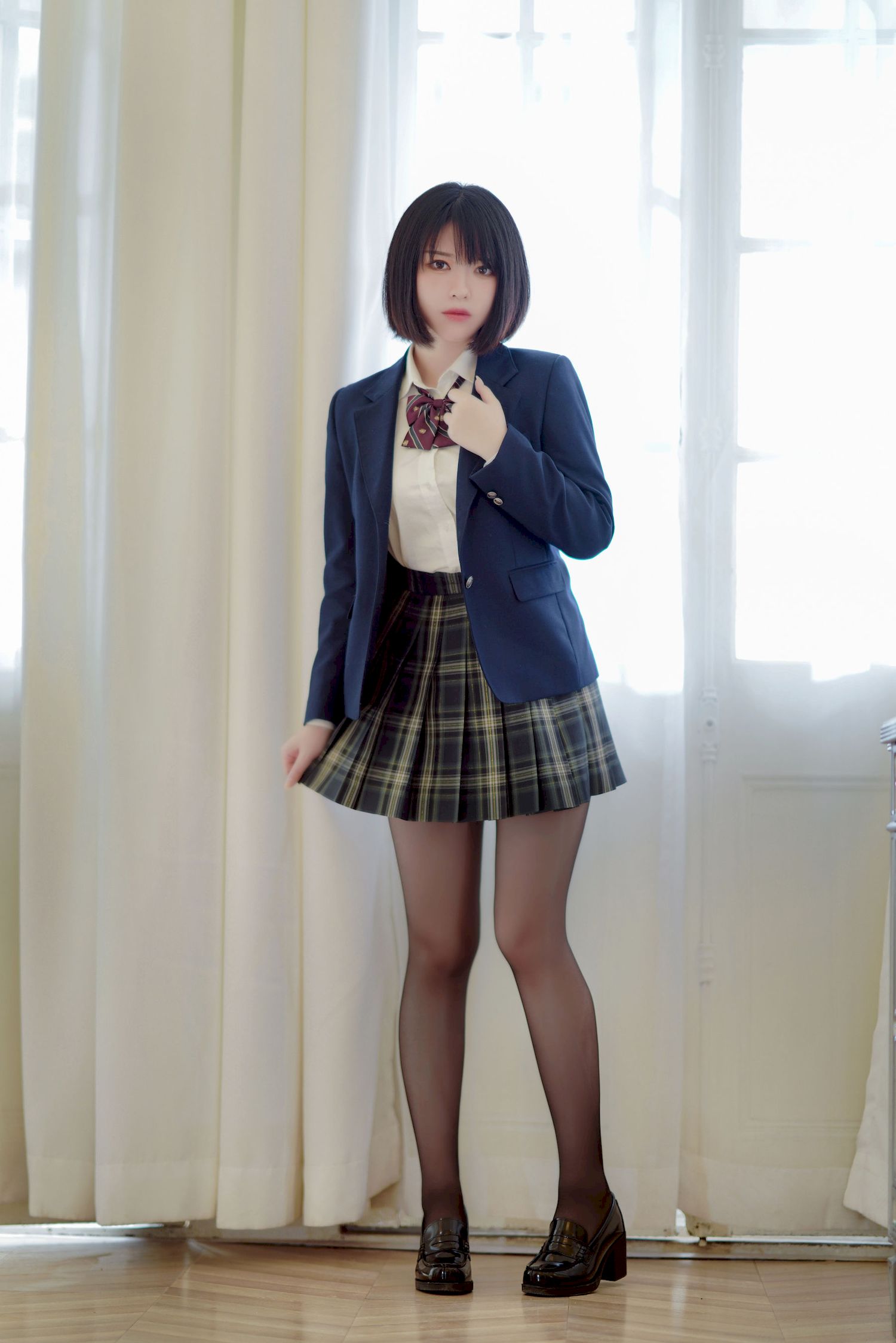 半半子_黑丝JK制服彼女の主题性感写真