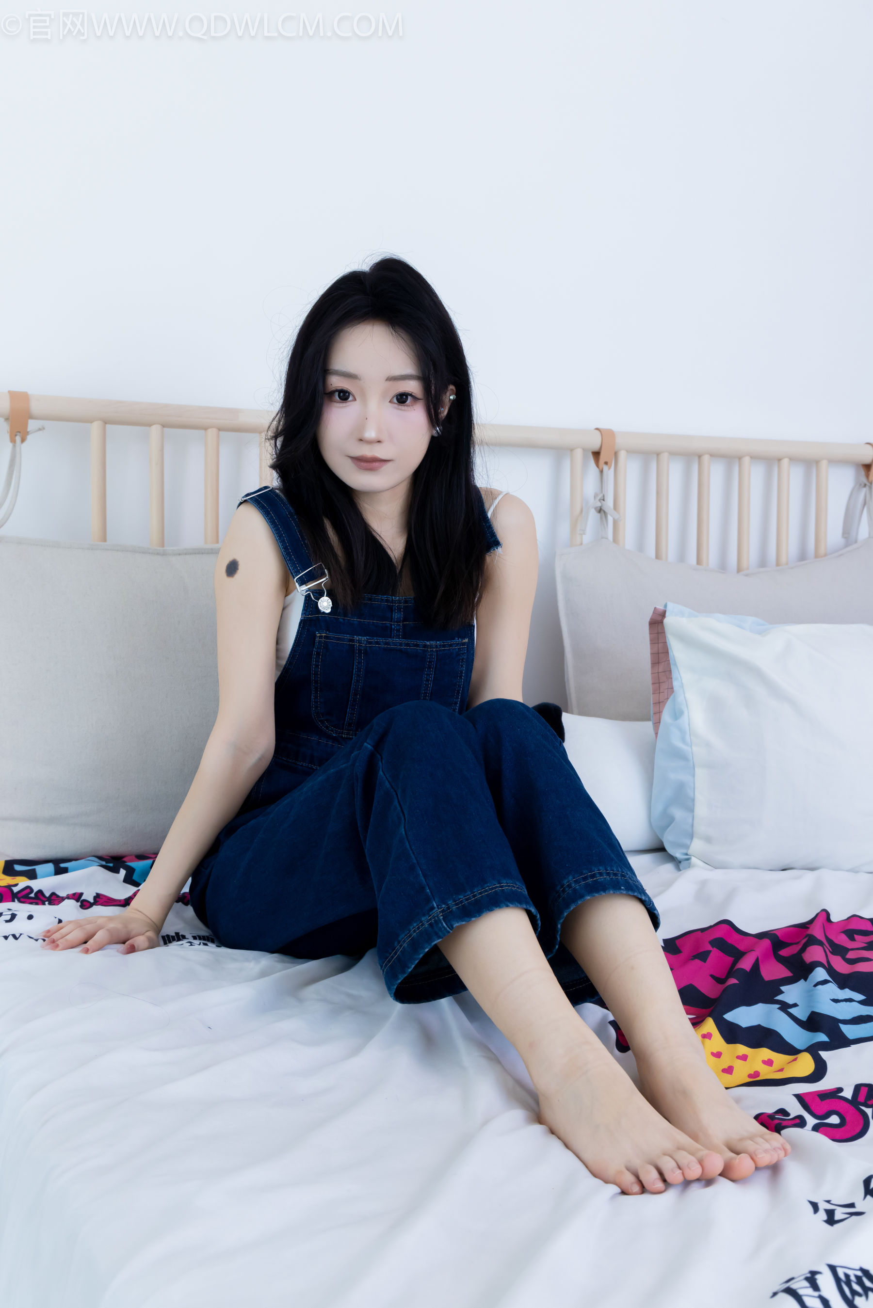 物恋传媒正妹嘟嘟牛仔背带裤居家女友视角写真-御萝部落