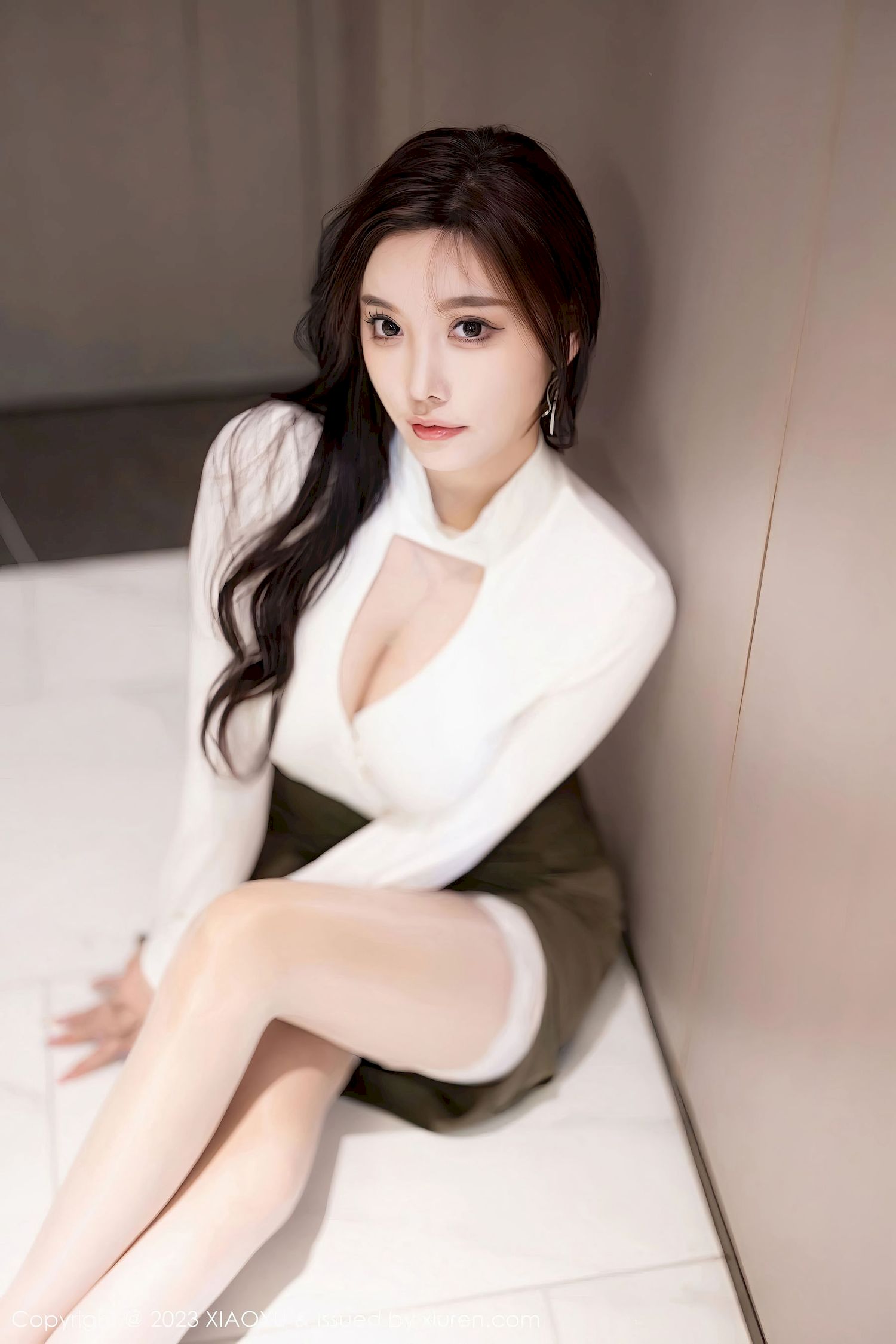 杨晨晨Yome - 白色上衣+丰腴身材写真