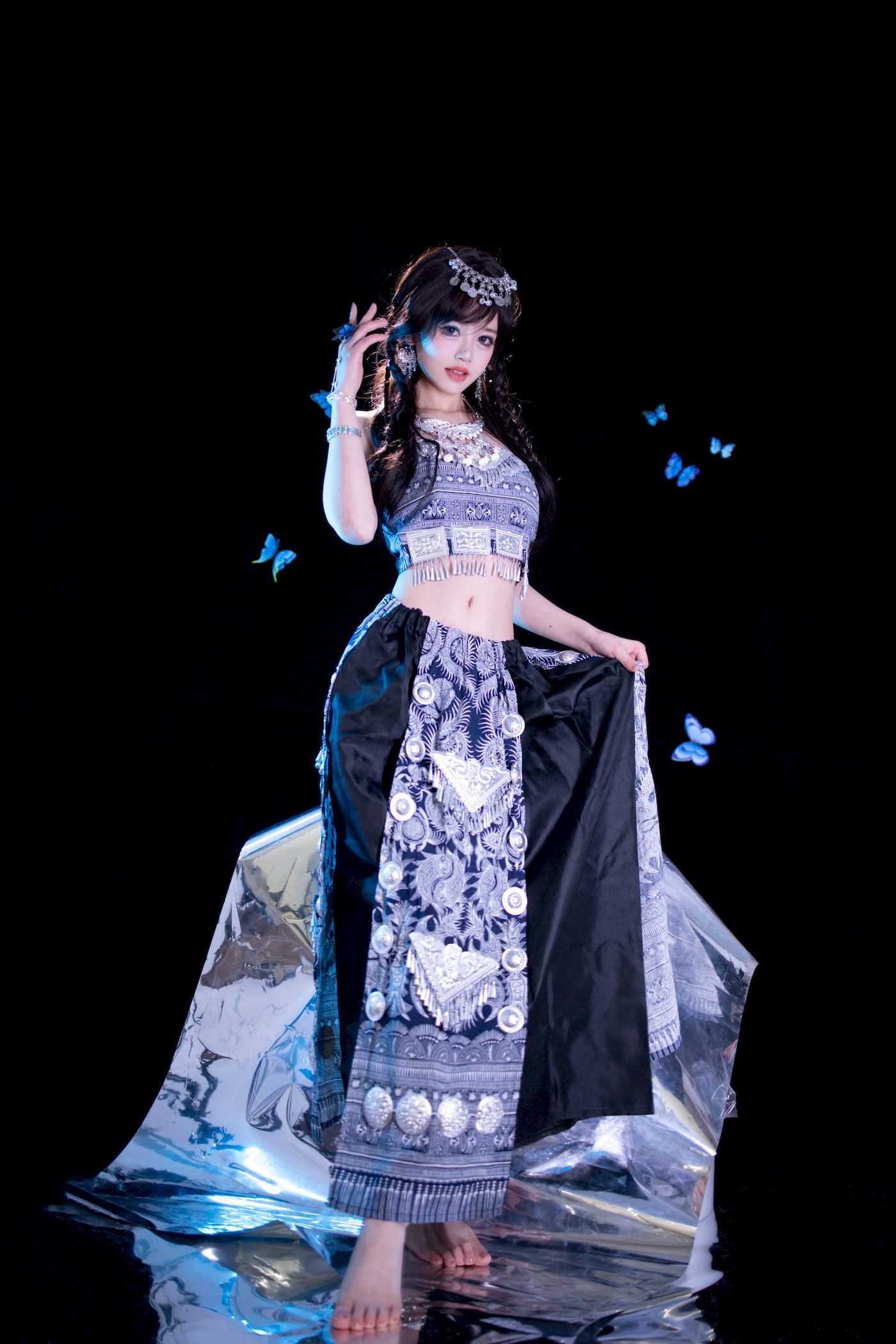 星黛鹿鹿o苗族女子服饰微露小蛮腰 - 苗疆蓝蝶-御萝部落