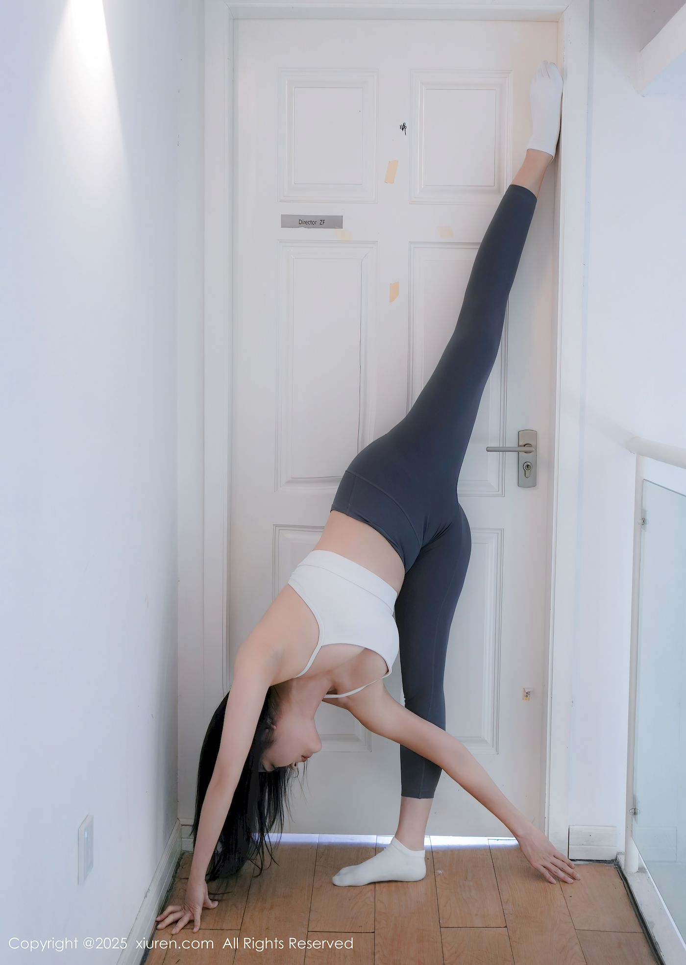 玫瑰我爱你白蓝瑜伽服性感写真