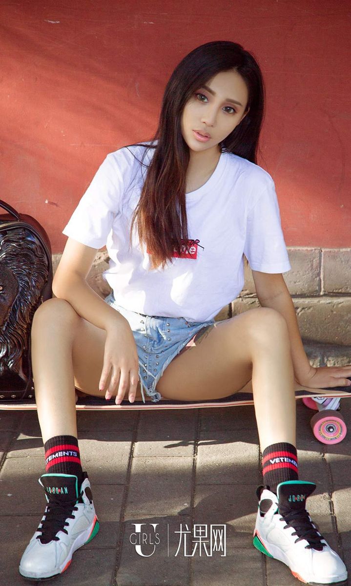 尤果网运动女神尤菲儿美式橄榄球酷劲儿火热撩人美图