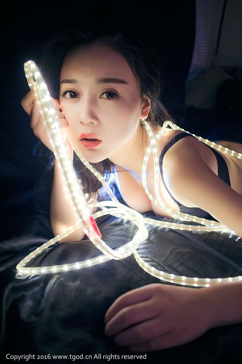 推女神足球宝贝赵小米Kitty白皙爆乳极品身材怦然心动套图-御萝部落