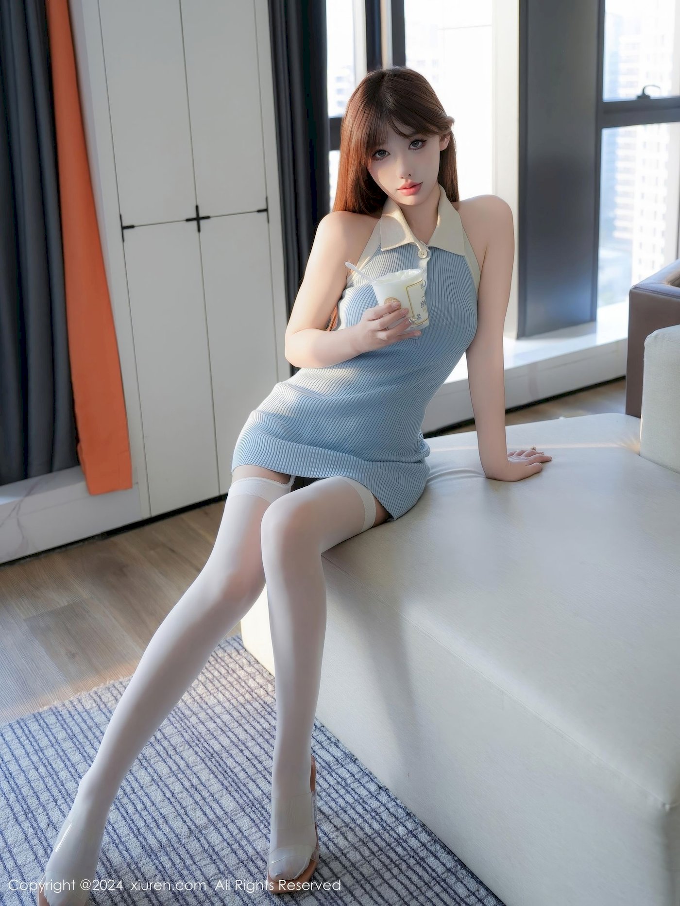 图片[7]-[XiuRen秀人网] No.9458 新人李金金 – 蓝色短裙+白色丝袜首套写真-薇薇部落