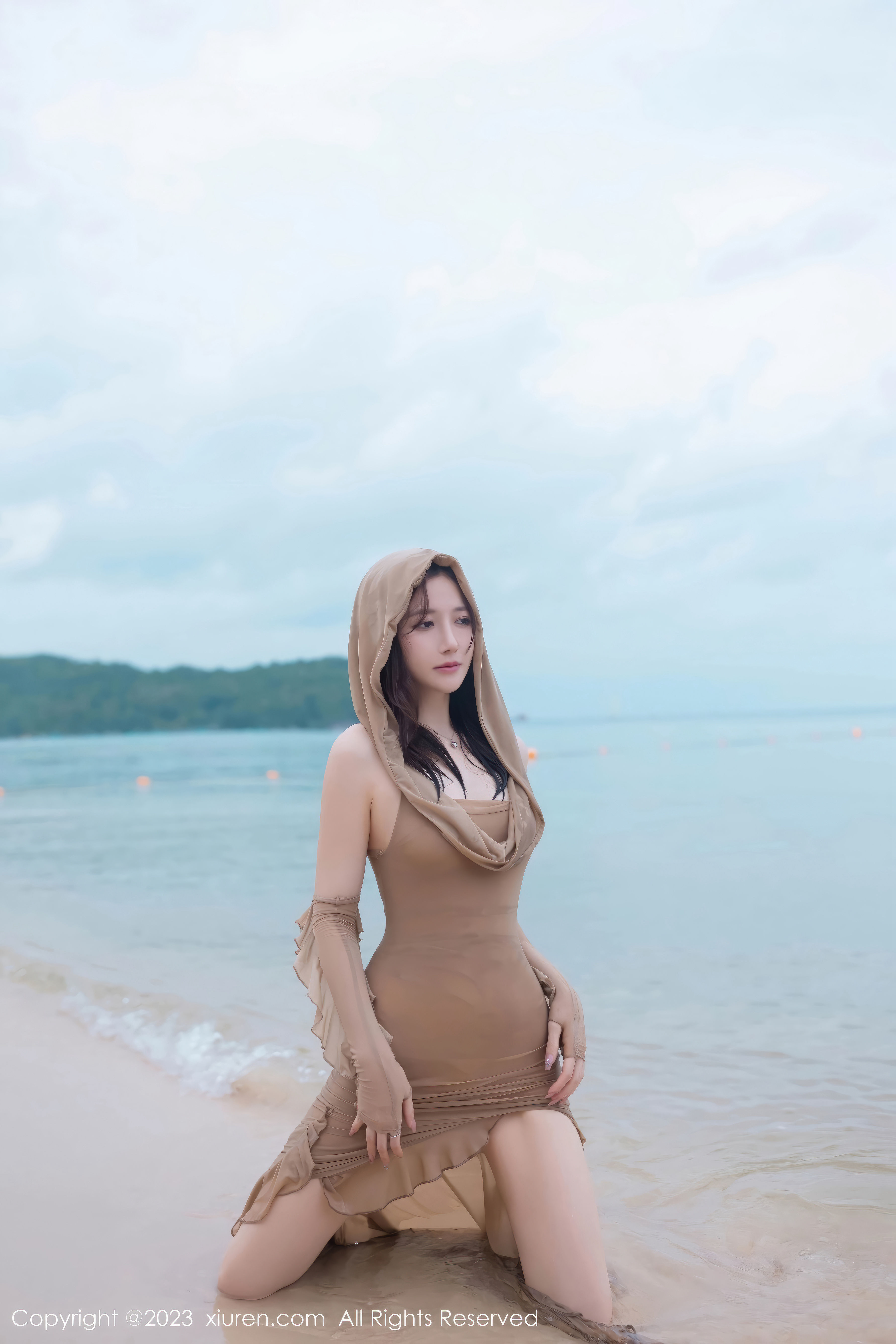 鱼子酱Fish - 连衣长裙+沙滩场景性感写真