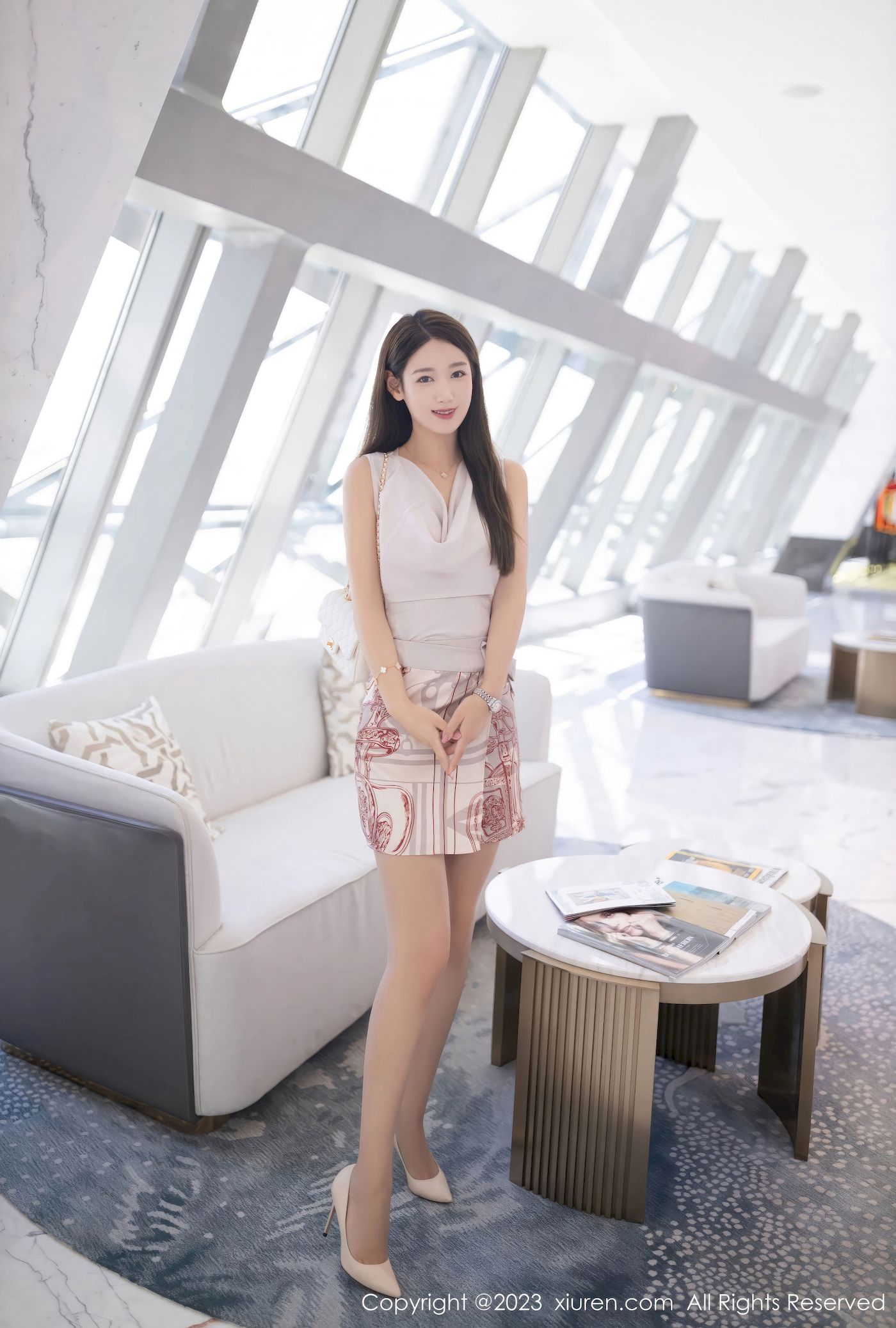 图片[8]-[秀人XiuRen] No.7264 唐安琪 – 淡粉上衣+诱人灰丝珠三角旅拍-薇薇部落