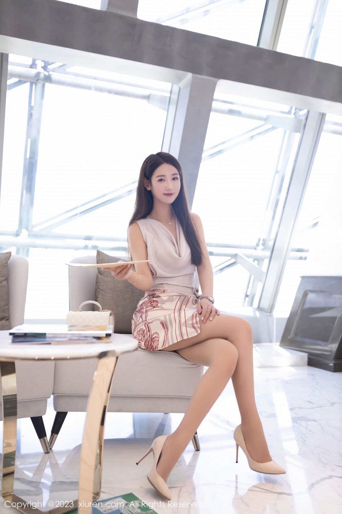 图片[9]-[秀人XiuRen] No.7264 唐安琪 – 淡粉上衣+诱人灰丝珠三角旅拍-薇薇部落